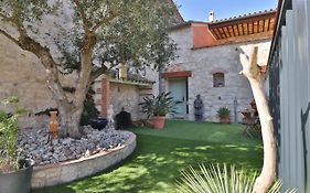 VILLA ARTEMIA Maison vigneronne - chambre d hôtes-B&B-piscine et spa